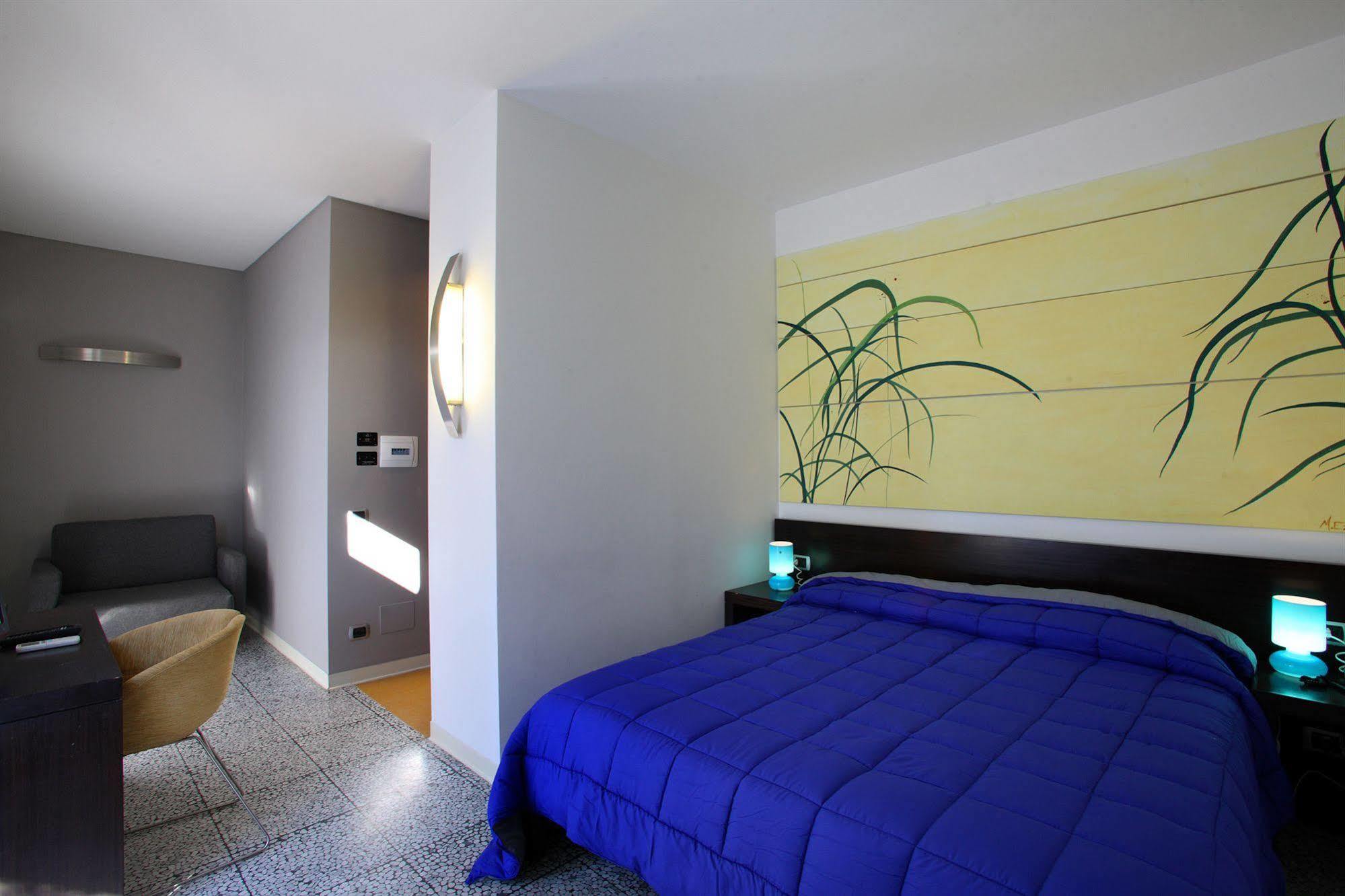 Hotel Zeffiro 사바우디아 외부 사진
